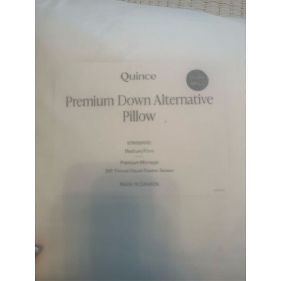 Quince Premium Down Alternative Pillow Medium/Firm NEW NWT - Picture 6 of 6